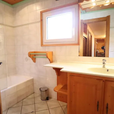 Διαμέρισμα - 59m², 2 Chambres, Proche Centre Et Pistes, Animaux Acceptes, Parking - Fr-1-623-327